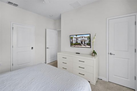 Townhouse in Davenport, Florida 4 bedrooms, 176.7 sq.m. № 1777922 - photo 24