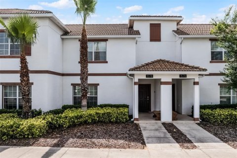 Townhouse in Davenport, Florida 4 bedrooms, 176.7 sq.m. № 1777922 - photo 2