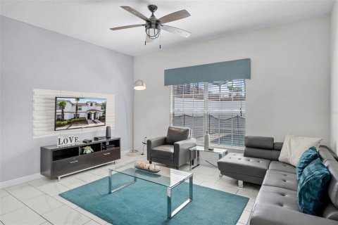 Townhouse in Davenport, Florida 4 bedrooms, 176.7 sq.m. № 1777922 - photo 10