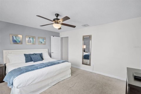 Townhouse in Davenport, Florida 4 bedrooms, 176.7 sq.m. № 1777922 - photo 14
