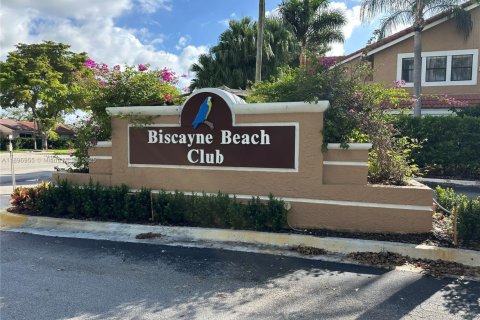 Copropriété à louer à Miami, Floride: 1 chambre, 54.63 m2 № 1951245 - photo 1