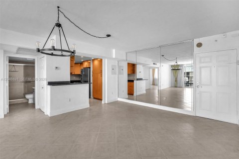 Copropriété à louer à Bay Harbor Islands, Floride: 1 chambre, 88.26 m2 № 2262986 - photo 8
