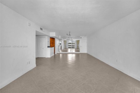 Copropriété à louer à Bay Harbor Islands, Floride: 1 chambre, 88.26 m2 № 2262986 - photo 7