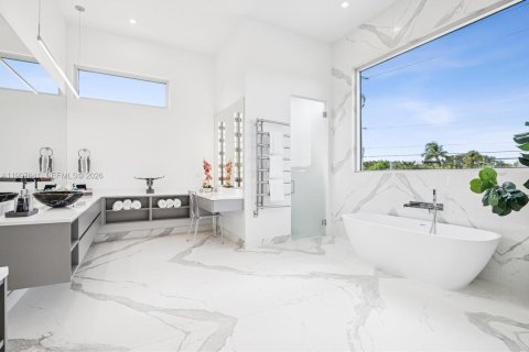 House in Jupiter, Florida 5 bedrooms, 466.74 sq.m. № 2059023 - photo 27