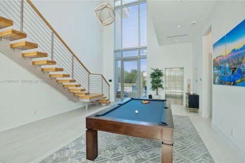 House in Jupiter, Florida 5 bedrooms, 466.74 sq.m. № 2059023 - photo 14