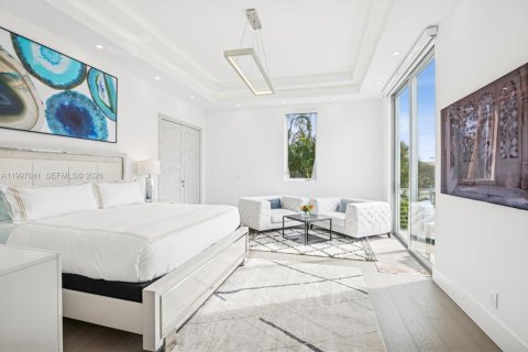 House in Jupiter, Florida 5 bedrooms, 466.74 sq.m. № 2059023 - photo 25