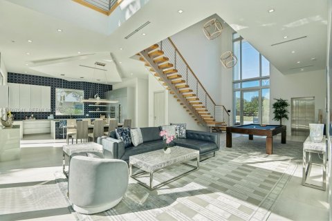 House in Jupiter, Florida 5 bedrooms, 466.74 sq.m. № 2059023 - photo 13