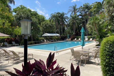 Condominio en alquiler en Pompano Beach, Florida, 2 dormitorios, 117.06 m2 № 1217642 - foto 1