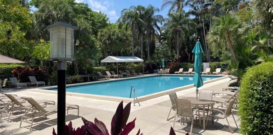 Condominio en Pompano Beach, Florida, 2 dormitorios № 1217642