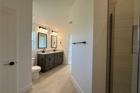 Casa en venta en Oxford, Florida, 4 dormitorios, 169.08 m2 № 2131578 - foto 12
