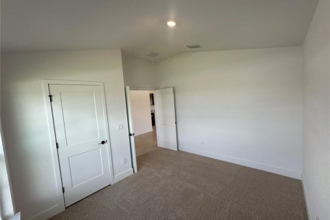 Casa en venta en Oxford, Florida, 4 dormitorios, 169.08 m2 № 2131578 - foto 4