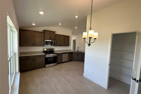 Casa en venta en Oxford, Florida, 4 dormitorios, 169.08 m2 № 2131578 - foto 7