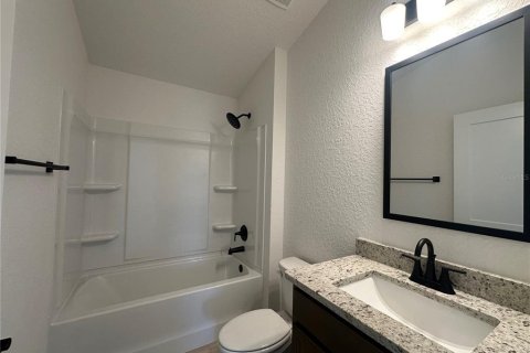 Casa en venta en Oxford, Florida, 4 dormitorios, 169.08 m2 № 2131578 - foto 13