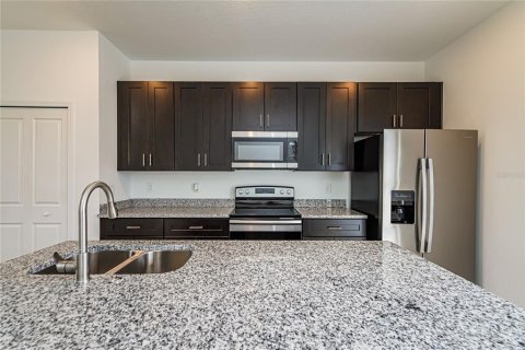Villa ou maison à louer à Kissimmee, Floride: 4 chambres, 146.79 m2 № 2112966 - photo 6