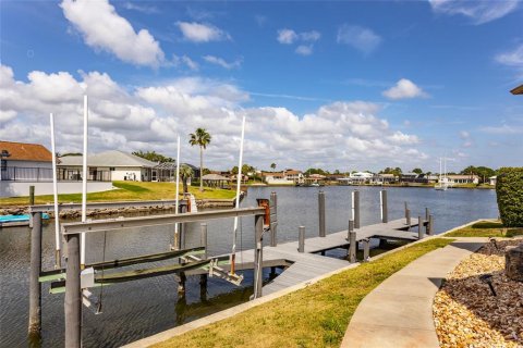 House in Palm Coast, Florida 3 bedrooms, 271 sq.m. № 1608987 - photo 12