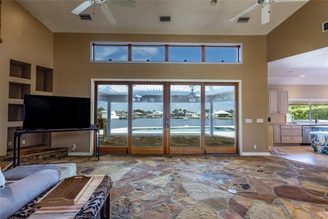 House in Palm Coast, Florida 3 bedrooms, 271 sq.m. № 1608987 - photo 18