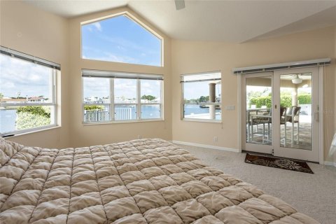House in Palm Coast, Florida 3 bedrooms, 271 sq.m. № 1608987 - photo 21