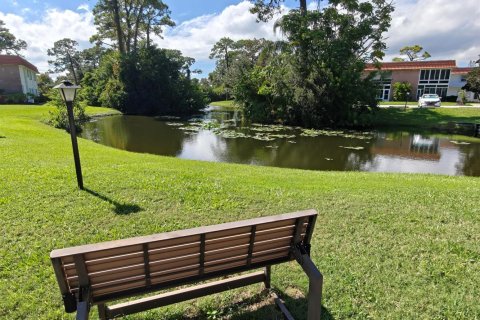 Condo in Stuart, Florida, 1 bedroom № 2082011 - photo 13