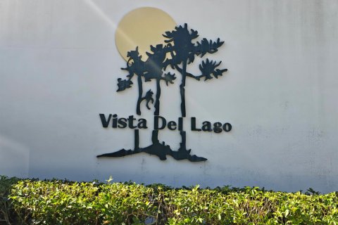 Condo in Stuart, Florida, 1 bedroom № 2082011 - photo 15