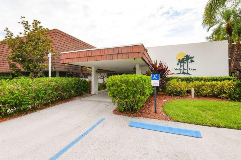 Condo in Stuart, Florida, 1 bedroom № 2082011 - photo 2
