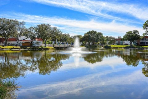 Condo in Stuart, Florida, 1 bedroom № 2082011 - photo 5