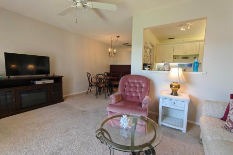Condo in Stuart, Florida, 1 bedroom № 2082011 - photo 25
