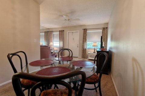 Condo in Stuart, Florida, 1 bedroom № 2082011 - photo 22