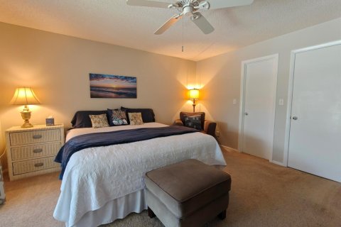 Condo in Stuart, Florida, 1 bedroom № 2082011 - photo 29