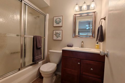 Condo in Stuart, Florida, 1 bedroom № 2082011 - photo 30