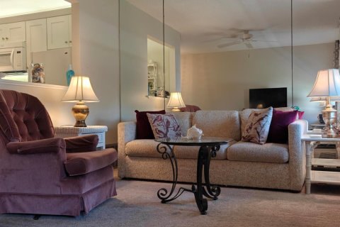 Condo in Stuart, Florida, 1 bedroom № 2082011 - photo 16