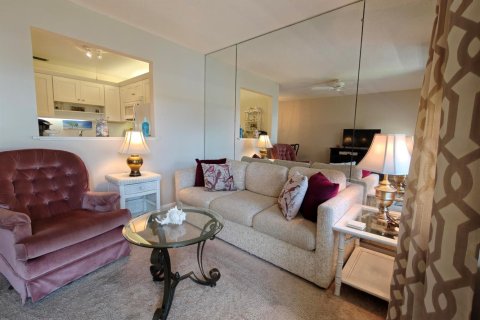 Condo in Stuart, Florida, 1 bedroom № 2082011 - photo 17
