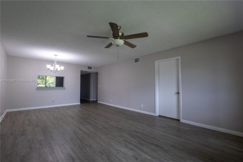 Copropriété à vendre à Pembroke Pines, Floride: 2 chambres, 110.74 m2 № 1827605 - photo 4