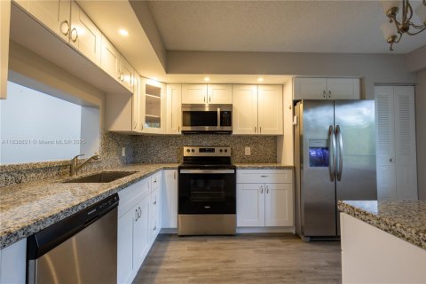 Copropriété à vendre à Pembroke Pines, Floride: 2 chambres, 110.74 m2 № 1827605 - photo 8