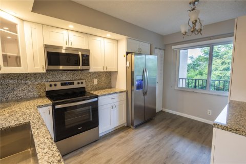 Copropriété à vendre à Pembroke Pines, Floride: 2 chambres, 110.74 m2 № 1827605 - photo 10