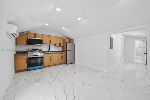 Immobilier commercial à vendre à Miami, Floride: 199.83 m2 № 1928930 - photo 15