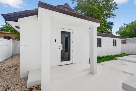 Immobilier commercial à vendre à Miami, Floride: 199.83 m2 № 1928930 - photo 14