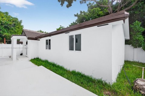 Immobilier commercial à vendre à Miami, Floride: 199.83 m2 № 1928930 - photo 22