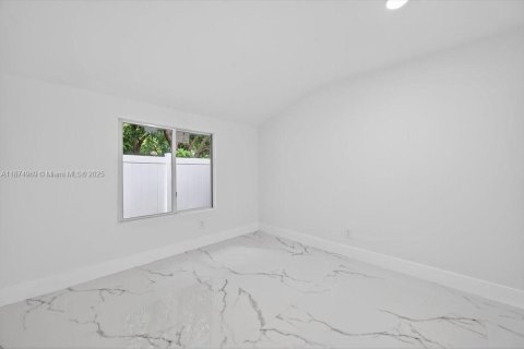 Immobilier commercial à vendre à Miami, Floride: 199.83 m2 № 1928930 - photo 20