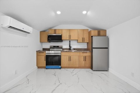 Immobilier commercial à vendre à Miami, Floride: 199.83 m2 № 1928930 - photo 16