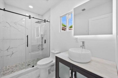 Immobilier commercial à vendre à Miami, Floride: 199.83 m2 № 1928930 - photo 12