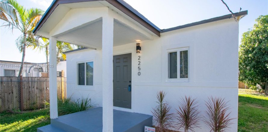 House in Miami, Florida 3 bedrooms, 53.51 sq.m. № 1973181