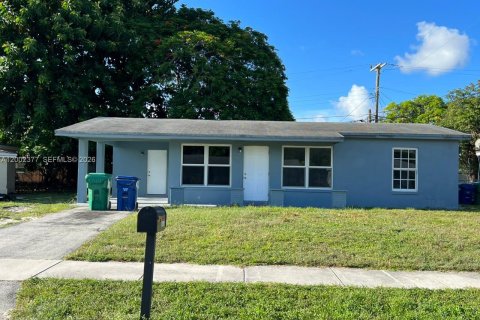 Casa en venta en Lauderhill, Florida, 3 dormitorios, 101.54 m2 № 2066562 - foto 2