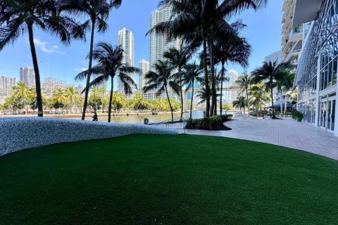 Condo in Miami, Florida, 3 bedrooms  № 2042696 - photo 26