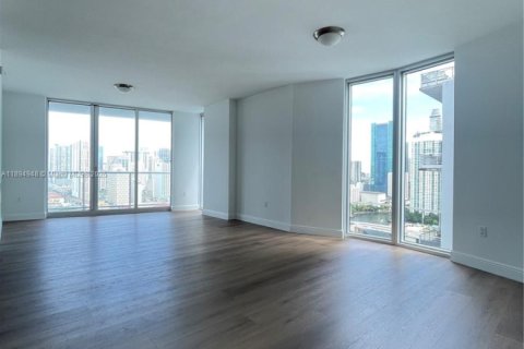 Condo in Miami, Florida, 3 bedrooms  № 2042696 - photo 8