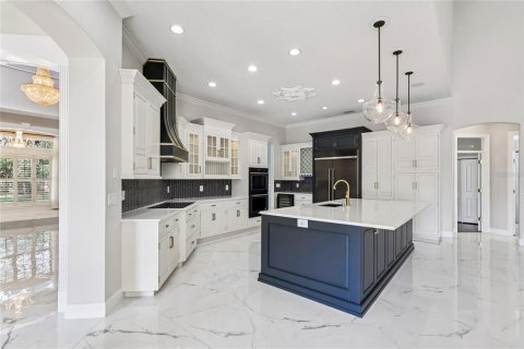 House in Windermere, Florida 5 bedrooms, 452.99 sq.m. № 2207787 - photo 14