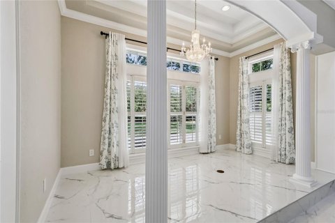 House in Windermere, Florida 5 bedrooms, 452.99 sq.m. № 2207787 - photo 11