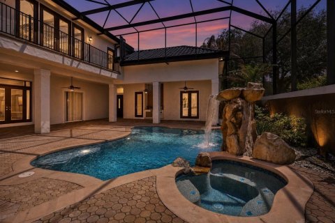 House in Windermere, Florida 5 bedrooms, 452.99 sq.m. № 2207787 - photo 5