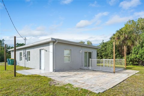 House in Punta Gorda, Florida 4 bedrooms, 136.01 sq.m. № 1530825 - photo 26