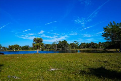House in Punta Gorda, Florida 4 bedrooms, 136.01 sq.m. № 1530825 - photo 25