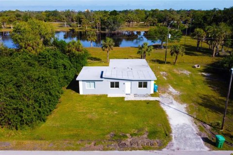 House in Punta Gorda, Florida 4 bedrooms, 136.01 sq.m. № 1530825 - photo 29